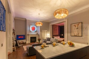 Apartment | 2 bedrooms - Historic Seaview Gem in Ramsgate by Adliv (Ramsgate)