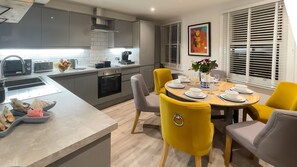 Apartment | 2 bedrooms - Luxury Ramsgate Harbour View By Adliv (Ramsgate)