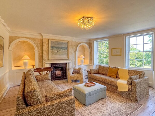 Apartment - Georgian Luxury Margate Tnhouse Sleeps 11 by Adliv (Margate)