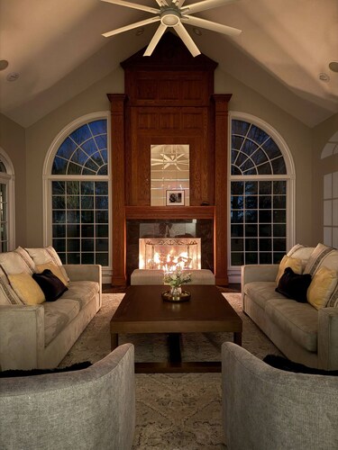 Private Riverbank 27-acre Estate 1 hr From Chicago