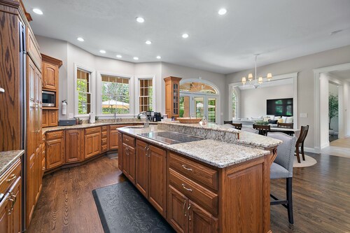 Private Riverbank 27-acre Estate 1 hr From Chicago