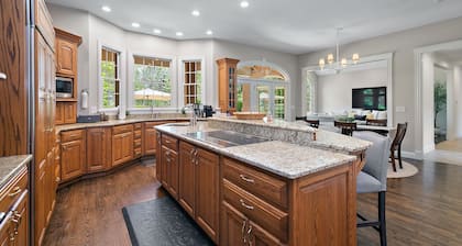 Private Riverbank 27-acre Estate 1 hr From Chicago