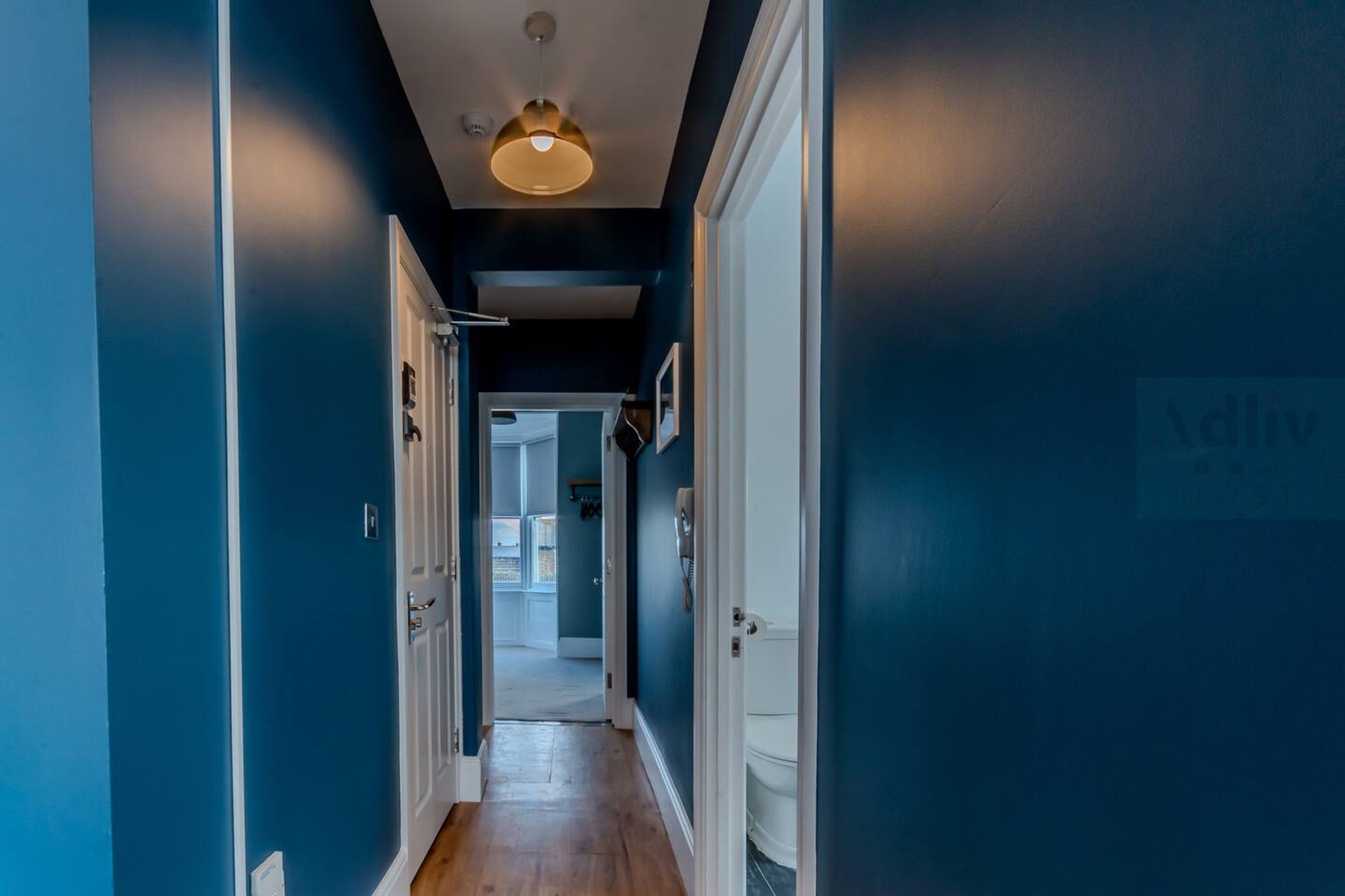 Huis | 2 slaapkamers, een bureau