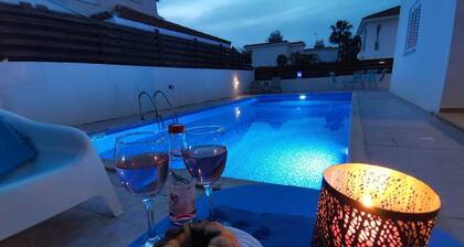 Sobella Villa - 3 Bedroom Villa With 10 x 4 Pool