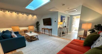 86 Dr Marcus House - Popular Broadway Area