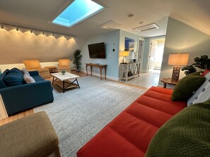 Apartment | 6 bedrooms - 86 Dr Marcus House - Popular Broadway Area (Newport)