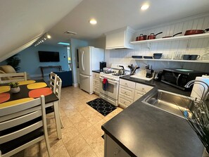Apartment | 6 bedrooms - 86 Dr Marcus House - Popular Broadway Area (Newport)