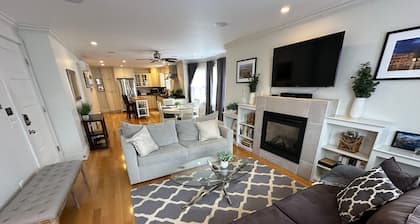 86 Dr Marcus House - Popular Broadway Area