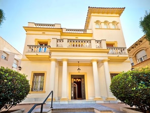 Villa | 8 dormitorios