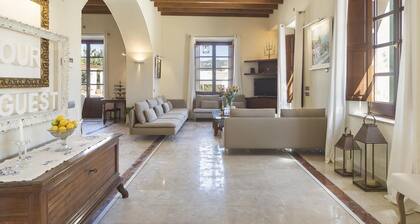 Majestic Holiday Estate Sleep 12 Pers in Calvia