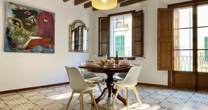 Two Bedroom Apartment With 5 Balconies