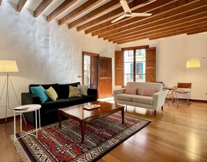 Unclassified image, 2 of 17, button - Two Bedroom Apartment With 5 Balconies (Palma de Mallorca)