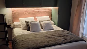 1 Schlafzimmer, Bügeleisen/Bügelbrett, Reisekinderbett, kostenloses WLAN