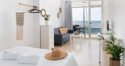 Loft on Las Canteras Beach Terrace sea Views Wifi