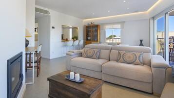 House, Smoking | 3 bedrooms, Internet