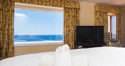 Villa CAN Pirata Seafront Villa FOR 10 People
