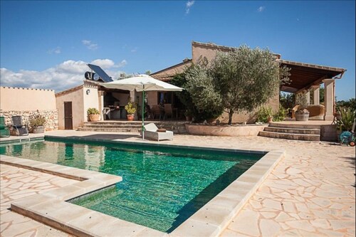 Villa Favela With Pool Near ES Trenc