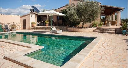 Villa Favela With Pool Near ES Trenc