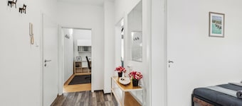 Good location, ideal for fitters, trade fair guests, 3 bedrooms, SmartTV