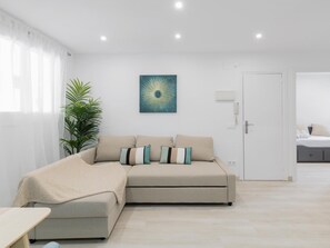 Apartment | 2 bedrooms - Apartamento en Playa con Piscina Aacc (Castelldefels)