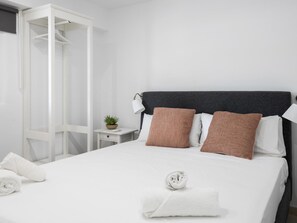 Apartment | 2 bedrooms - Apartamento en Playa con Piscina Aacc (Castelldefels)