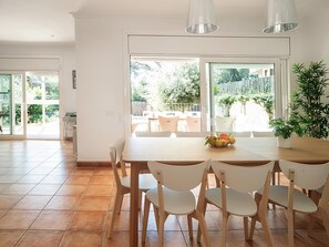 5 bedrooms