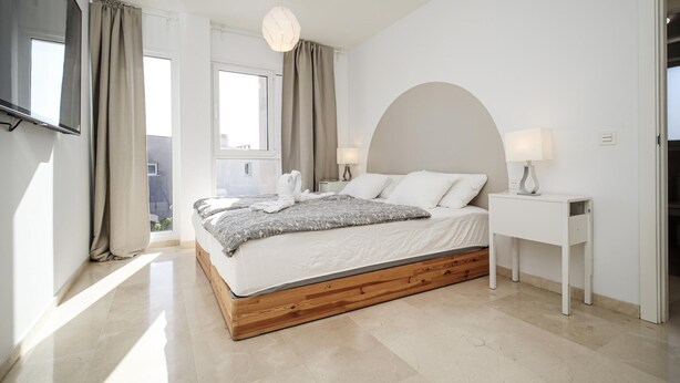 5 bedrooms, Internet - Villa Nirvana (Adeje)