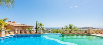 Los Belvederes a Spacious and Luxury Apartment