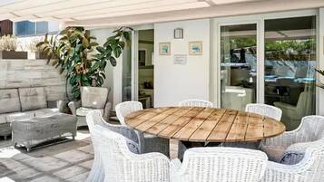 5 bedrooms