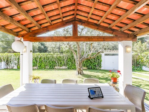 Casa Independiente con Jard n y Piscina Privada