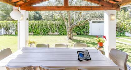 Casa Independiente con Jard n y Piscina Privada