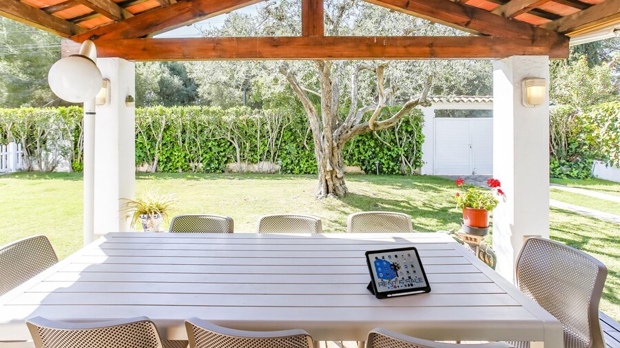 Casa Independiente con Jard n y Piscina Privada