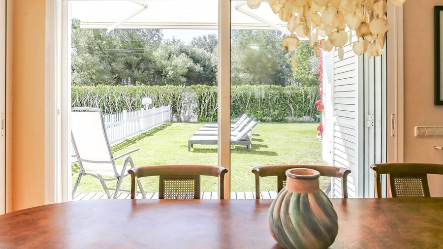 Casa Independiente con Jard n y Piscina Privada