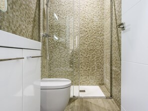 Villa | 5 Schlafzimmer, schallisolierte Zimmer