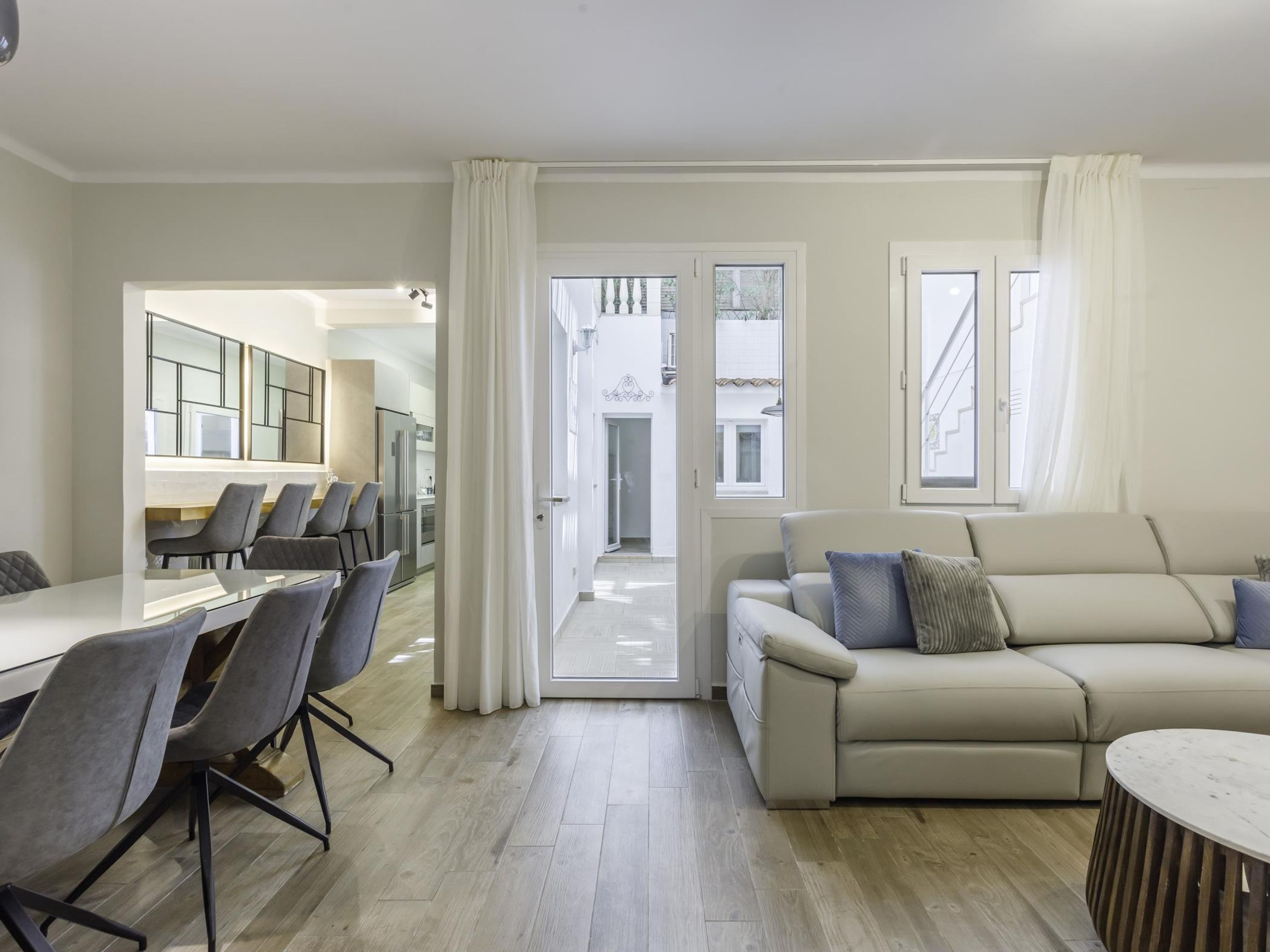 5 bedrooms, soundproofing