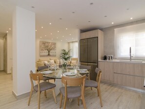 Apartment | 4 bedrooms, soundproofing - Sitges Spaces Oasis Suites (Sitges)