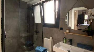 ์ํํธ | 1 ๊ฐ์ ์นจ์ค