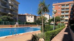 Unclassified image, 2 of 22, button - Bajos con Terraza Privada y Zona Comunitaria (Calafell)