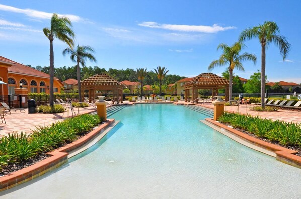 House - Emulsive Pool Home in Kissimmee 6 Miles to Disney (Kissimmee)