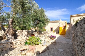 Apartment, Smoking | 5 bedrooms