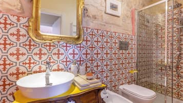 Appartement, fumeurs | 5 chambres