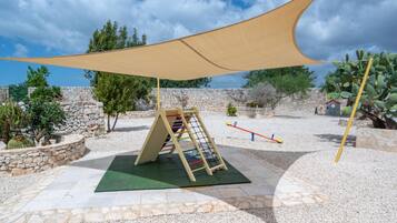 Apartment, Smoking | 5 bedrooms