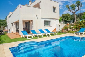 3 bedrooms