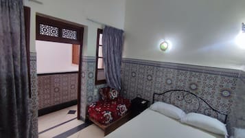 Apartment, Smoking | 4 bedrooms