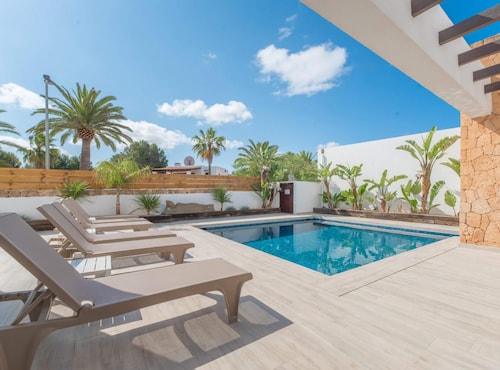 Villa Sa Marinada Modern Villa With Pool for 8 People