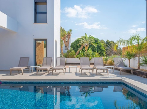 Villa Sa Marinada Modern Villa With Pool for 8 People