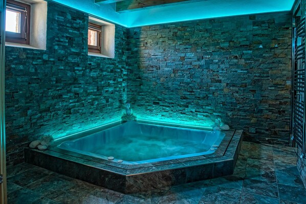 Villa, Accessible | 8 bedrooms, Internet