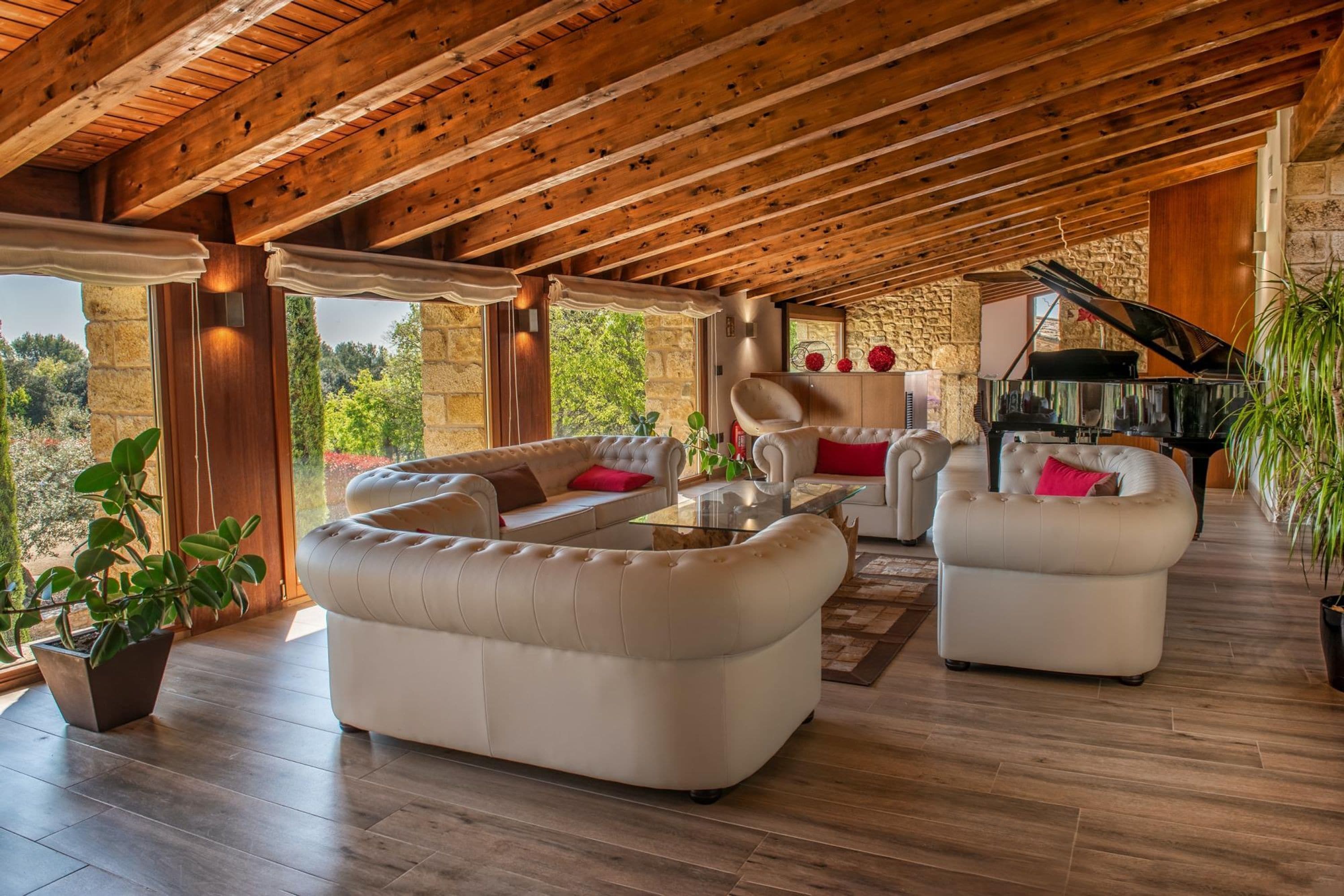 8 bedrooms, Internet