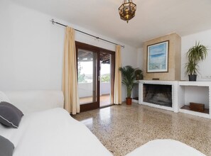 Villa, para fumadores | 6 habitaciones