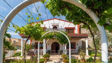 Villa, Smoking | 4 bedrooms